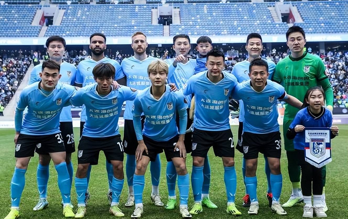 包含大连中超揭幕：大连队以全新姿态亮相，诠释豪情万丈的词条