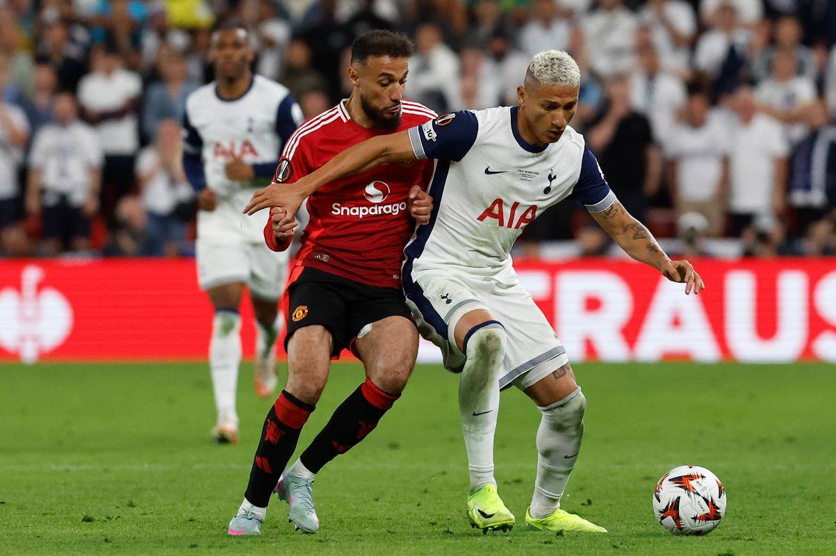 包含托特纳姆热刺客场惊险逆转，晋级欧冠强的词条