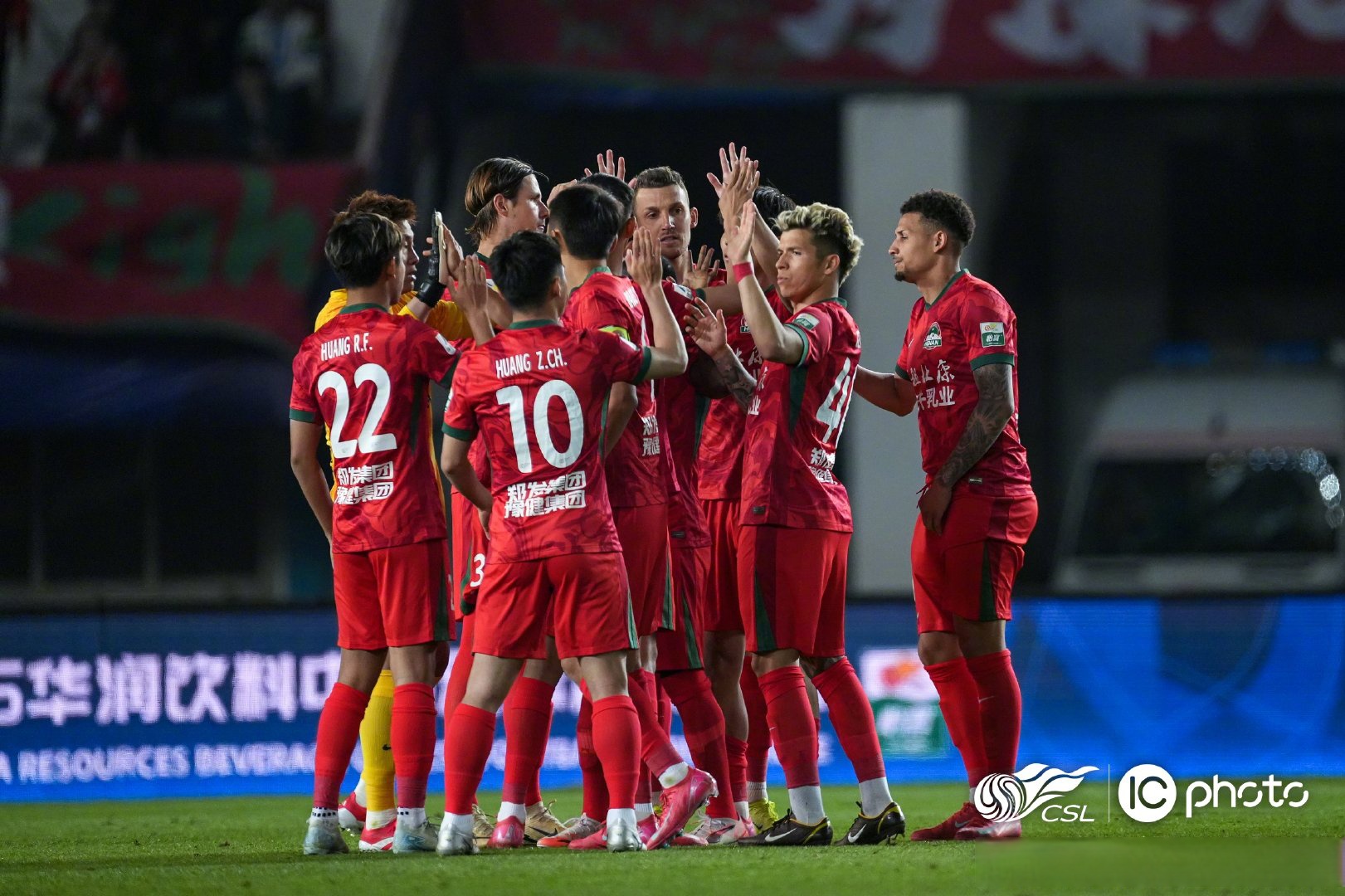 开云官网-欧洲赛场烽火再起，各队实力拼尽全力的简单介绍